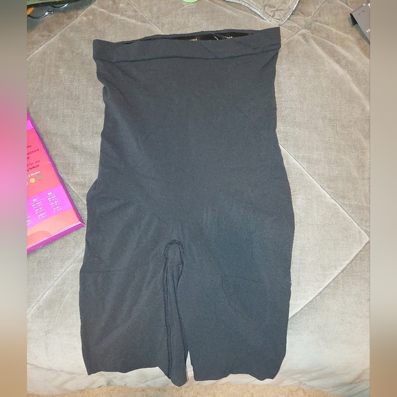 Spanx Higher Power Short - Picture 2 of 3